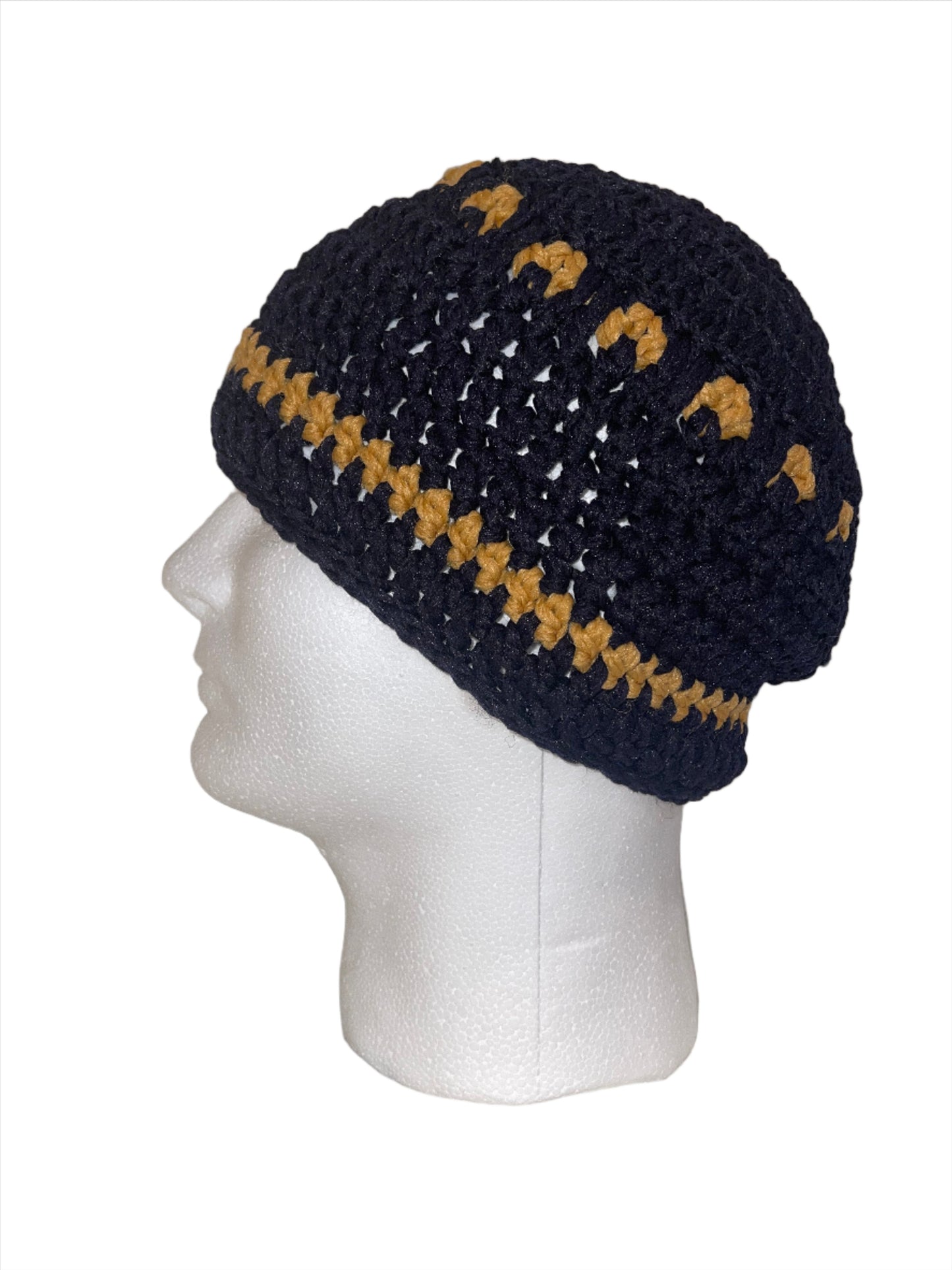 Maggie's Beanies - Black & Gold - MB026