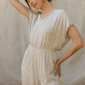 Gilli Short Sleeve V-neck Back Spaghetti Tie Abstract Jumpsuit - Light Grey