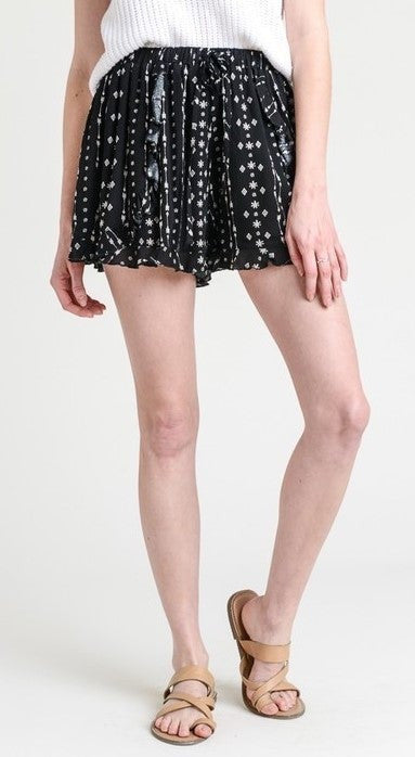 Hem & Thread Relaxed Ruffled Women's Shorts
