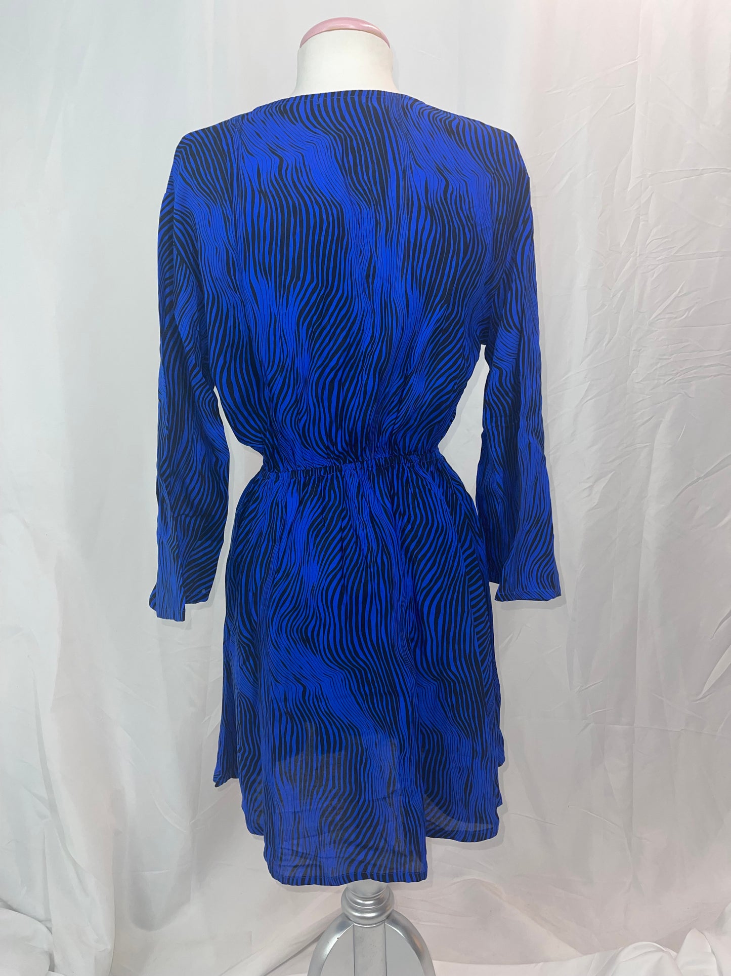 Khush Nayana L/S Deep V-Neck Tied Bloused Short Dress