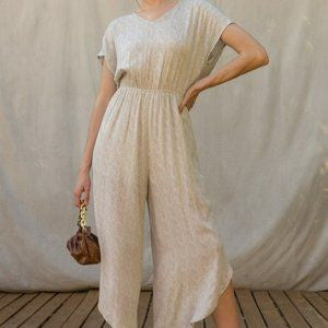 Gilli Short Sleeve V-neck Back Spaghetti Tie Abstract Jumpsuit - Light Grey